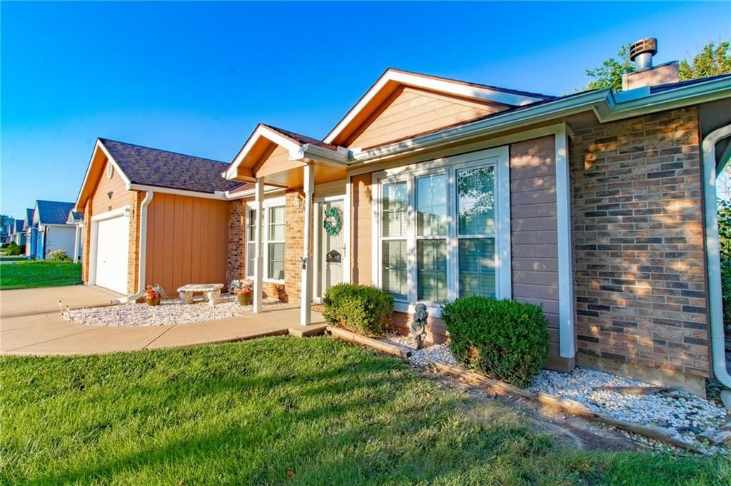 1213 Fox Run Drive, Warrensburg, MO