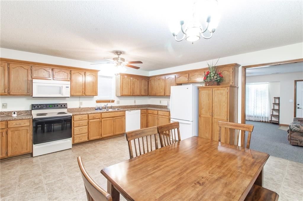 1213 Fox Run Drive — photo 10