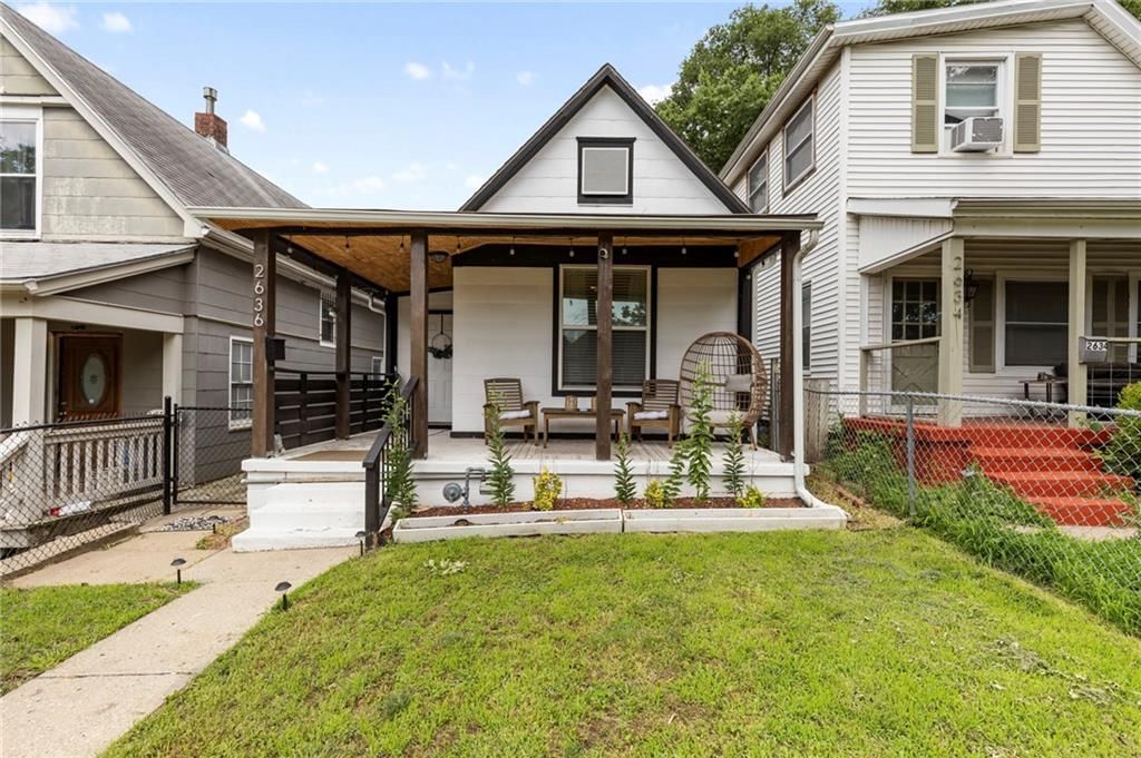 2636 Madison Avenue — photo 1