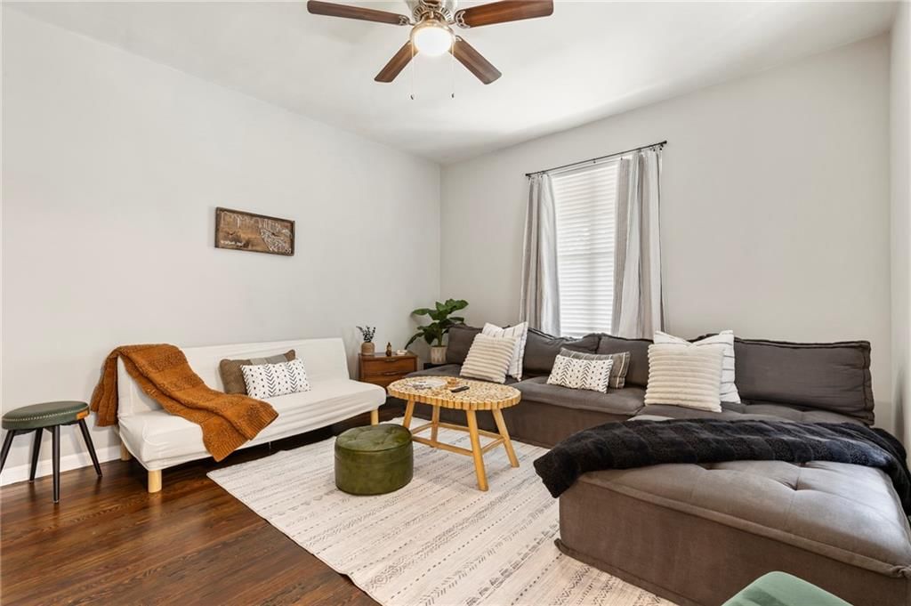 2636 Madison Avenue — photo 10