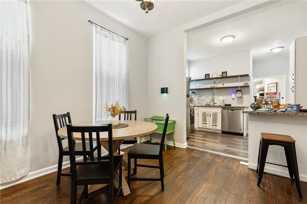 2636 Madison Avenue — photo 15