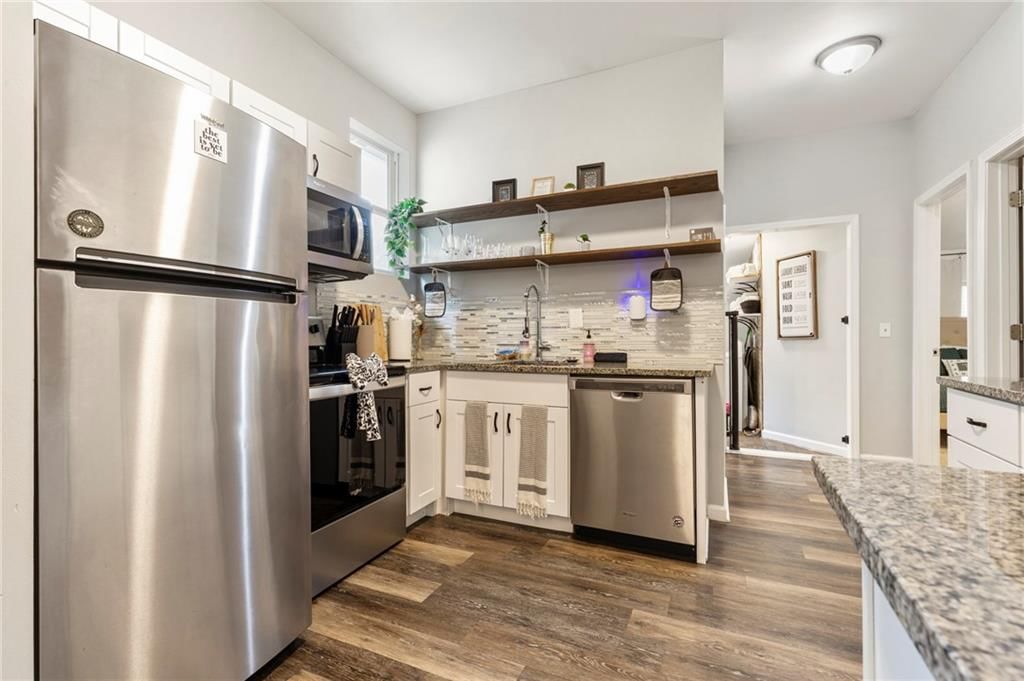 2636 Madison Avenue — photo 17