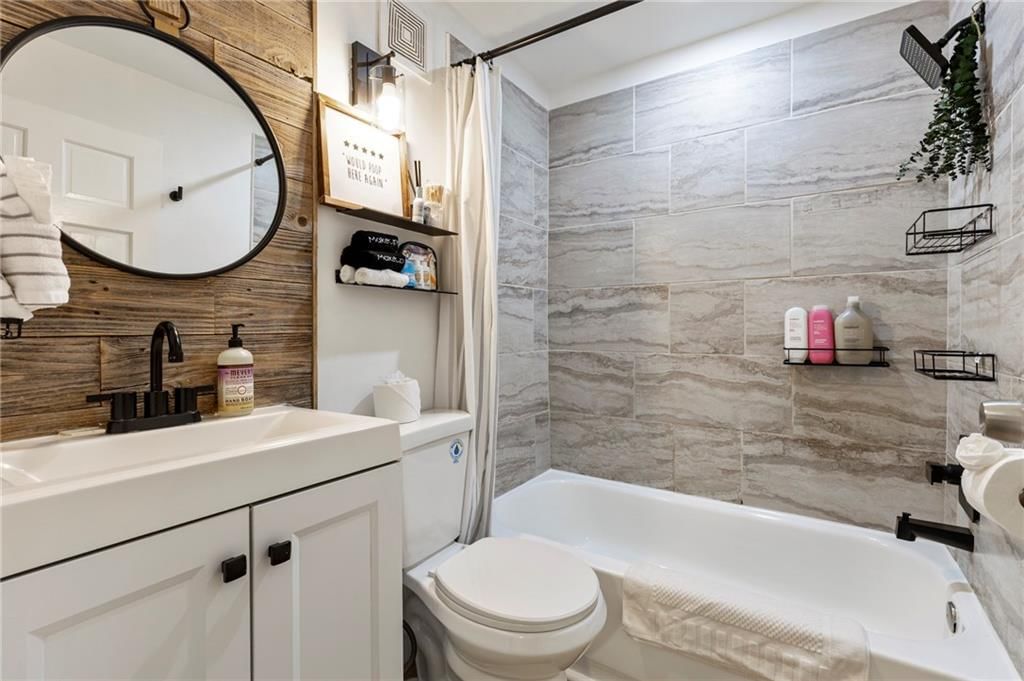 2636 Madison Avenue — photo 29