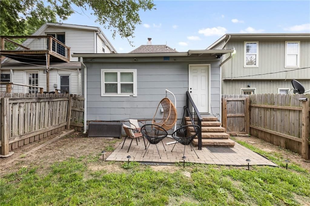 2636 Madison Avenue — photo 32