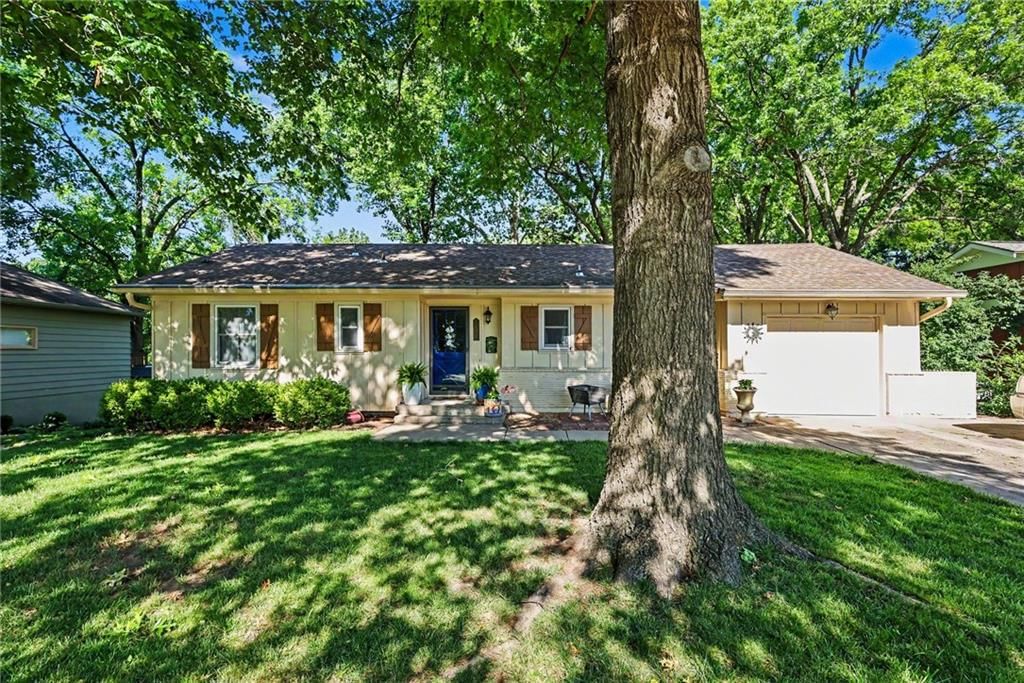 9334 Woodward Street, Overland Park, KS