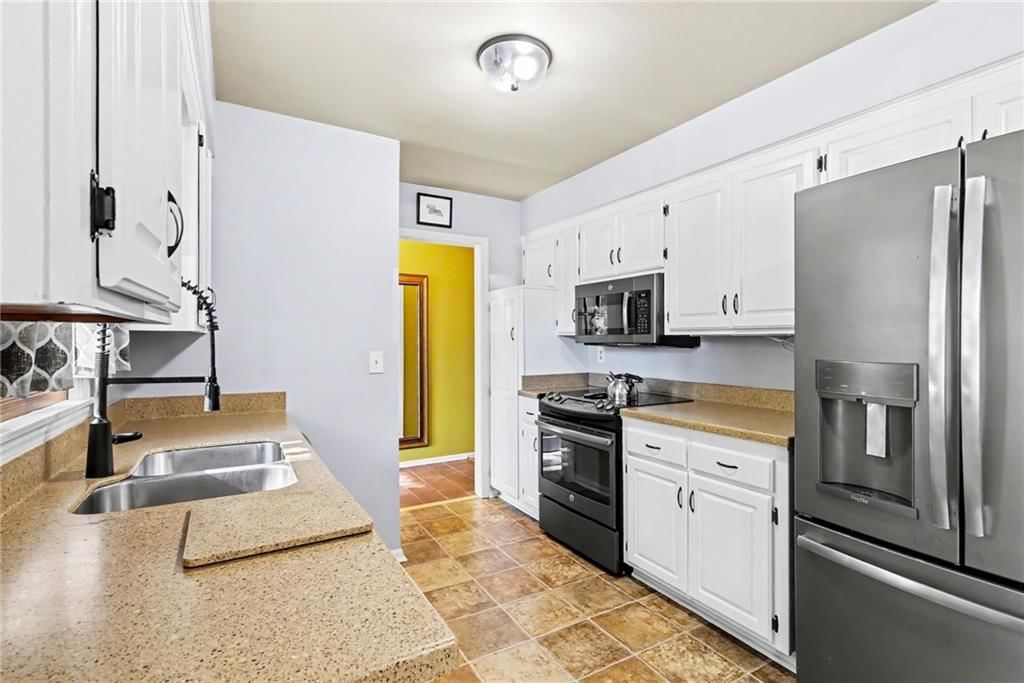 9334 Woodward Street — photo 4