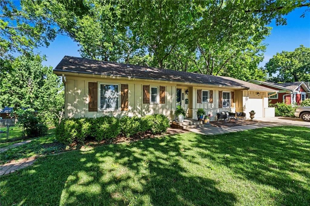 9334 Woodward Street — photo 29