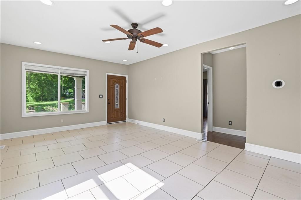 309 E Black Diamond Street — photo 6