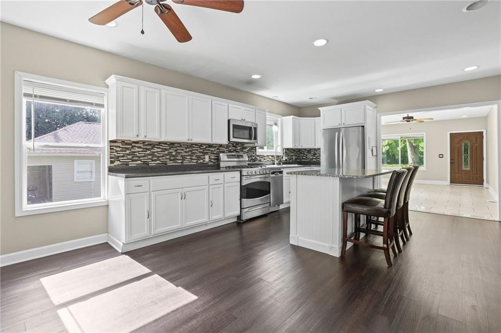309 E Black Diamond Street — photo 16