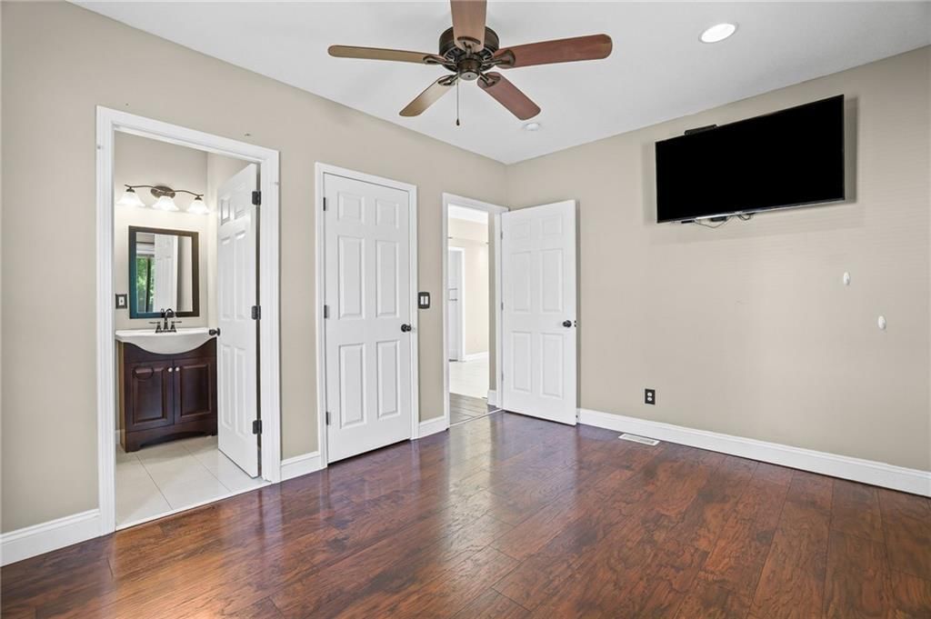 309 E Black Diamond Street — photo 20
