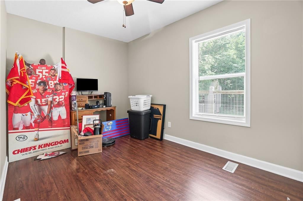 309 E Black Diamond Street — photo 26