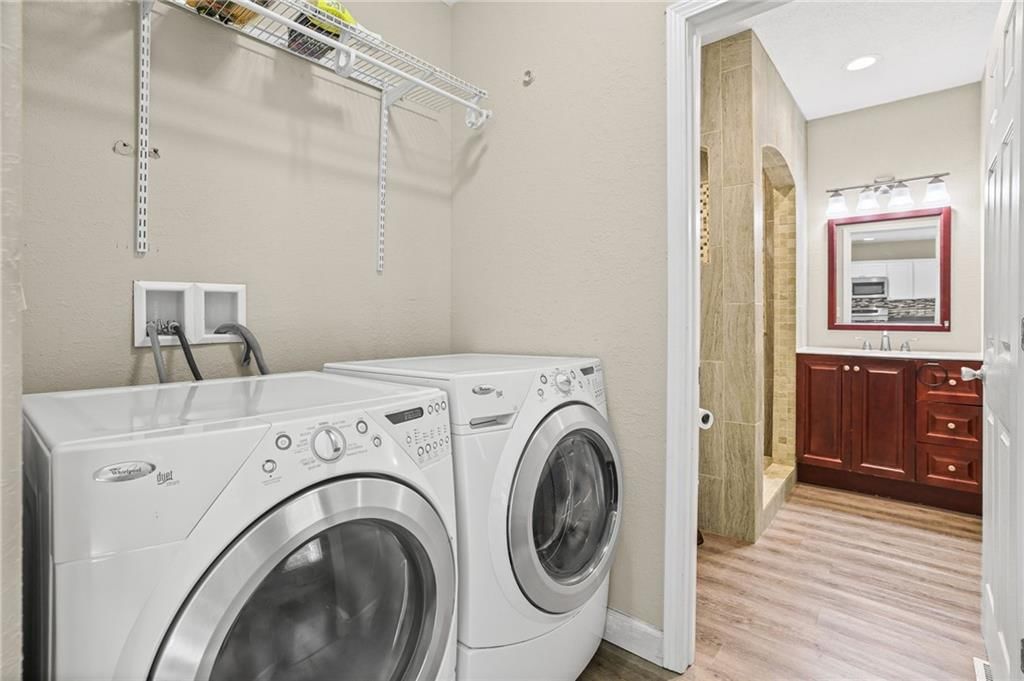 309 E Black Diamond Street — photo 28
