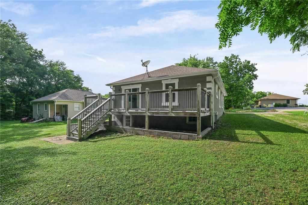 309 E Black Diamond Street — photo 32
