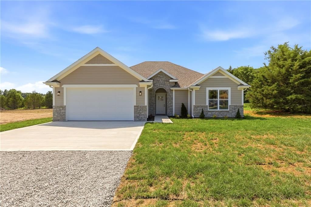 328 NE 51st Road, Warrensburg, MO