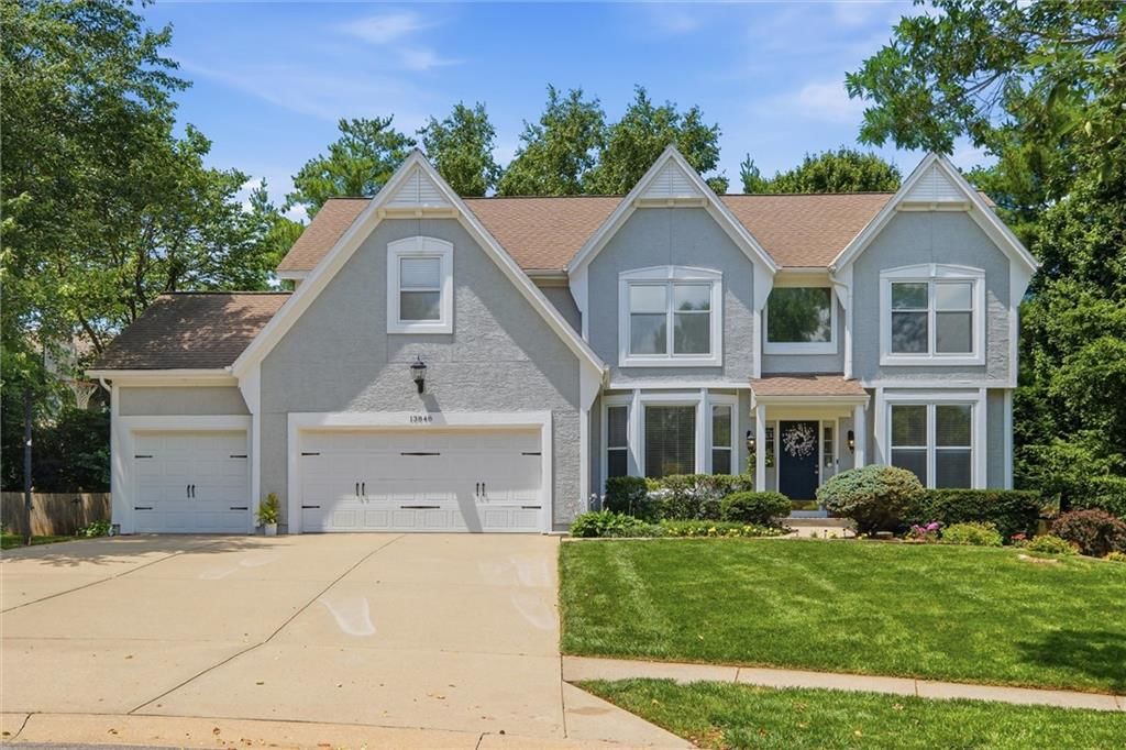 13848 Pembroke Drive, Leawood, KS