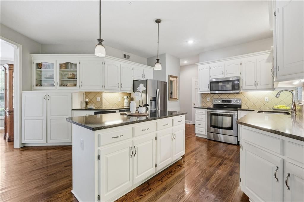 13848 Pembroke Drive — photo 15