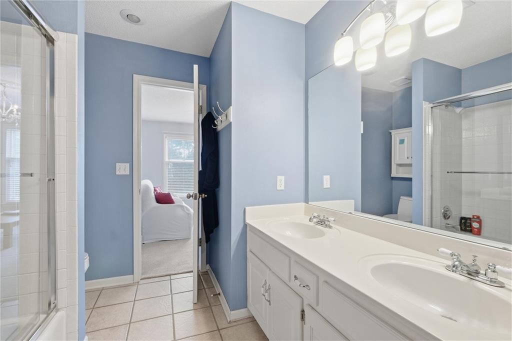 13848 Pembroke Drive — photo 32