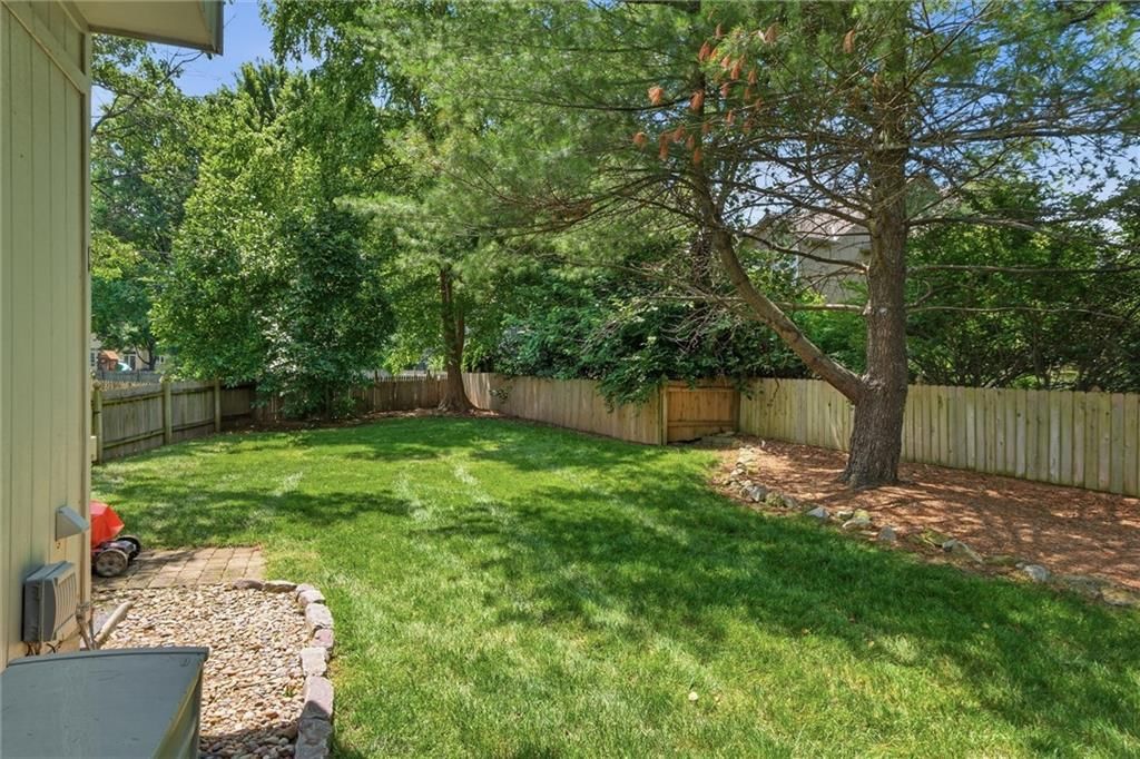 13848 Pembroke Drive — photo 59