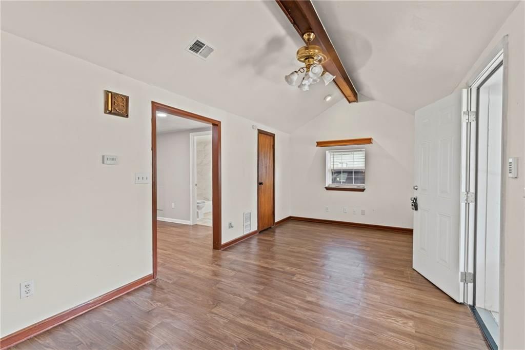 9421 E 67th Terrace — photo 8