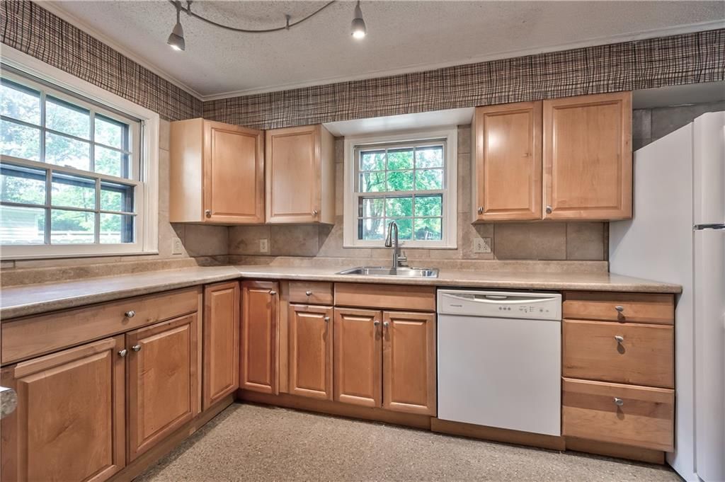 8037 Jefferson Street — photo 4