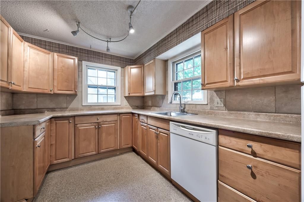8037 Jefferson Street — photo 5
