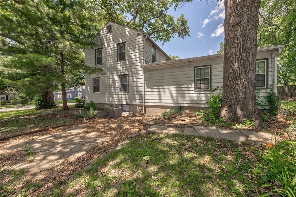8037 Jefferson Street — photo 15