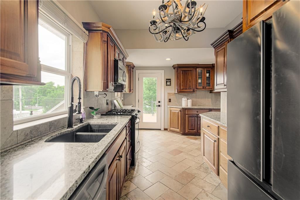 1714 S Overton Avenue — photo 11