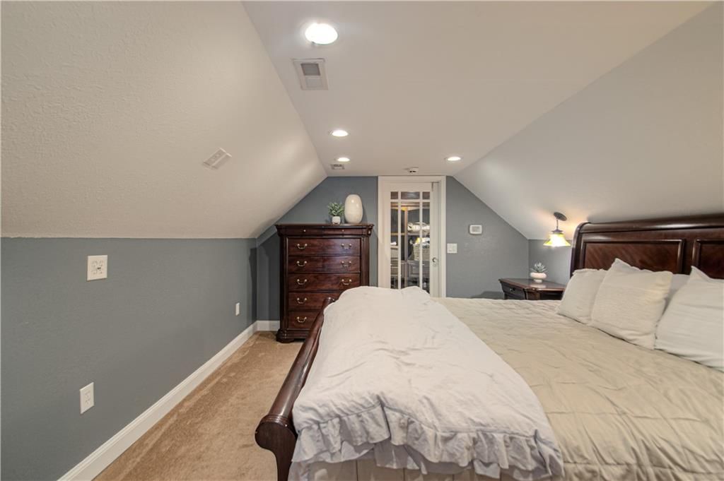 1714 S Overton Avenue — photo 21
