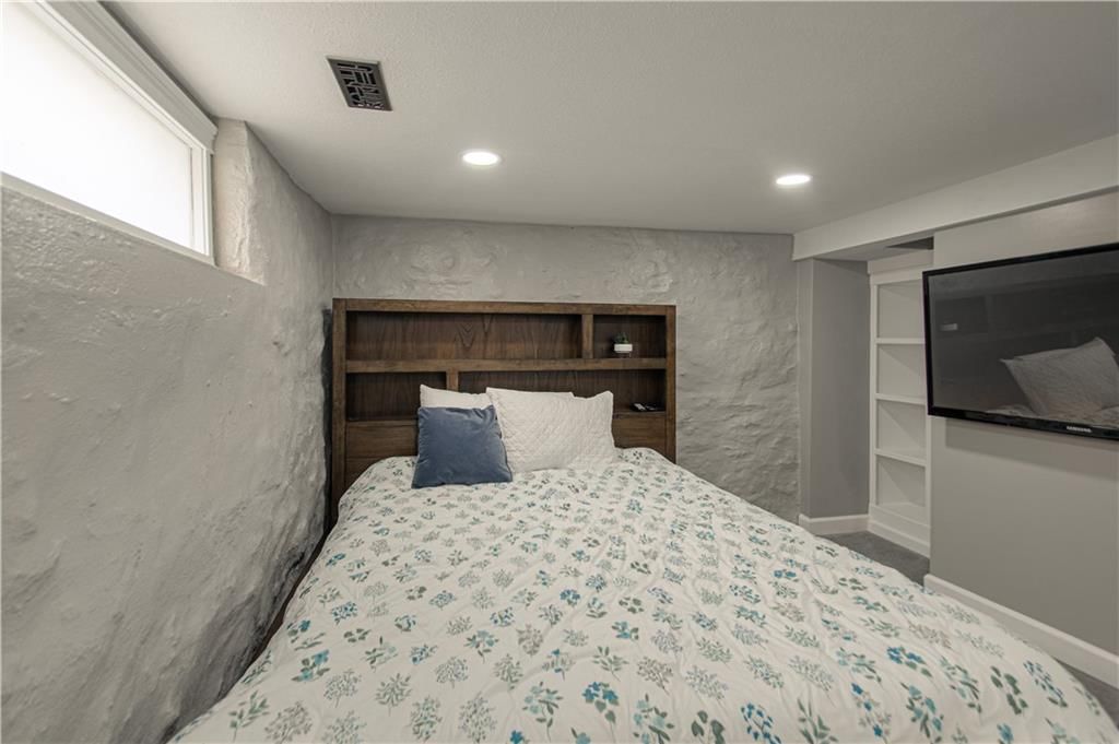 1714 S Overton Avenue — photo 30