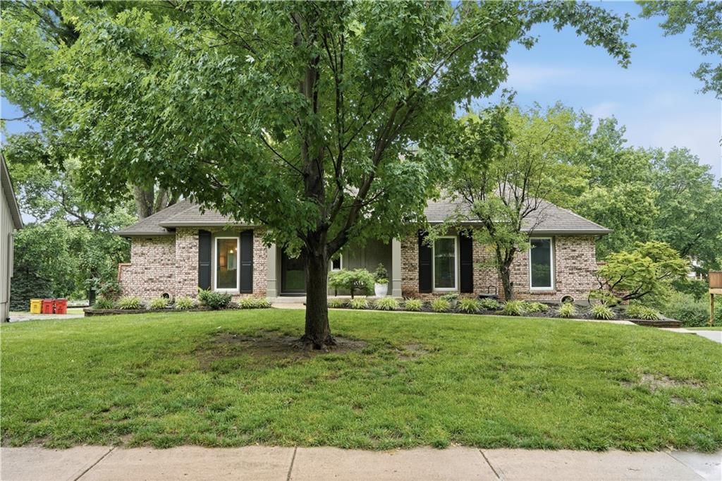 1704 NW Weatherstone Drive — photo 4