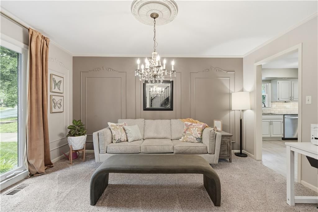 1704 NW Weatherstone Drive — photo 8