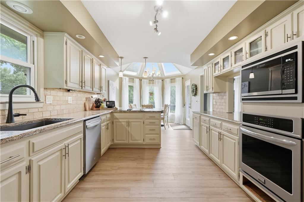 1704 NW Weatherstone Drive — photo 19