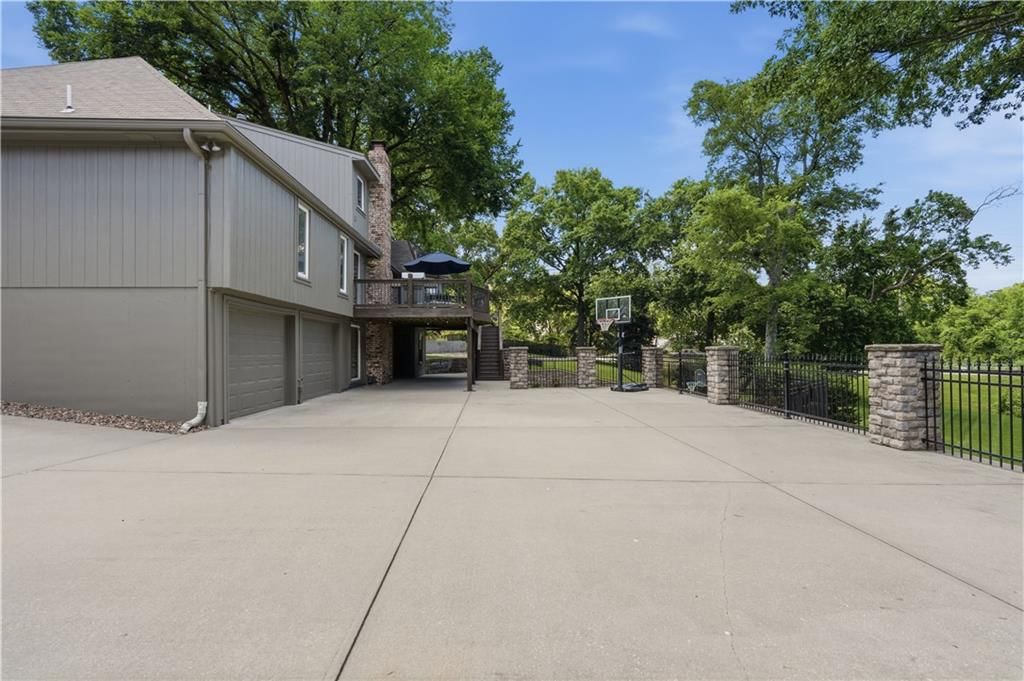 1704 NW Weatherstone Drive — photo 62