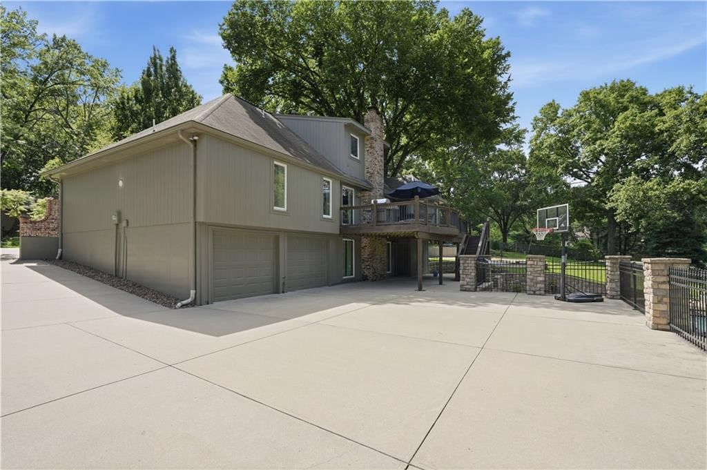 1704 NW Weatherstone Drive — photo 63