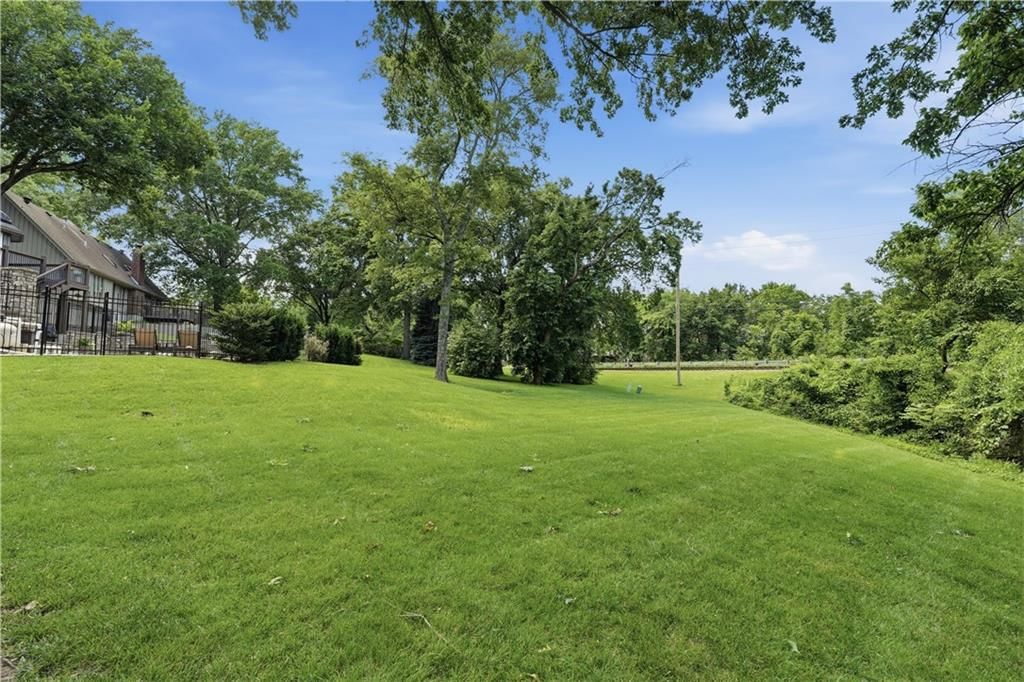 1704 NW Weatherstone Drive — photo 71
