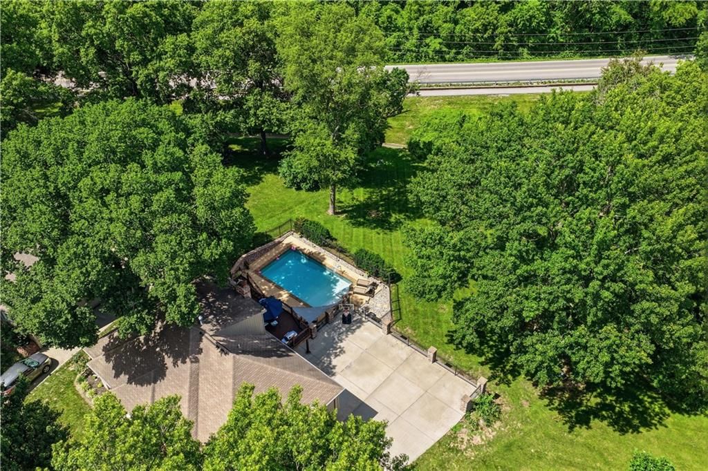 1704 NW Weatherstone Drive — photo 75
