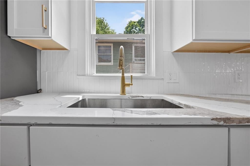 110 W 79th Terrace — photo 16