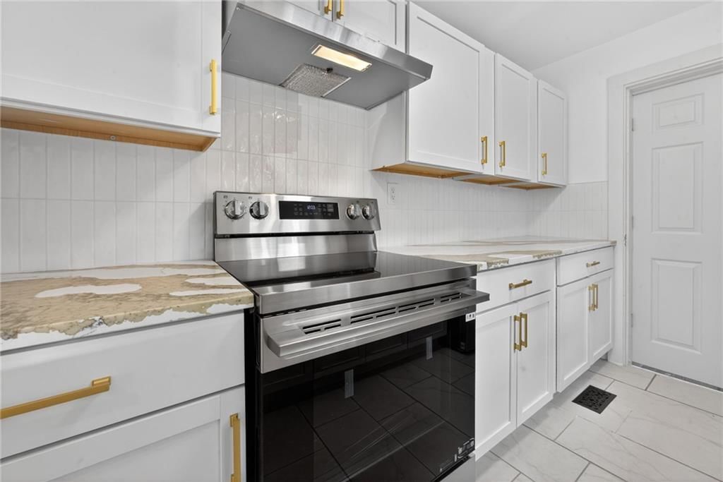 110 W 79th Terrace — photo 17