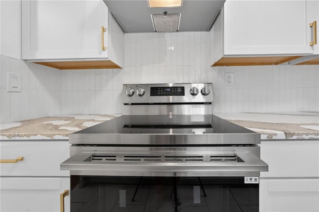 110 W 79th Terrace — photo 18
