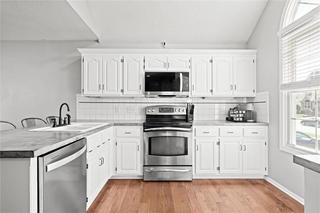 11039 N Ditman Avenue — photo 10