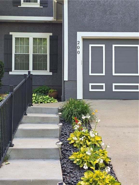 200 Shoreline Drive — photo 2