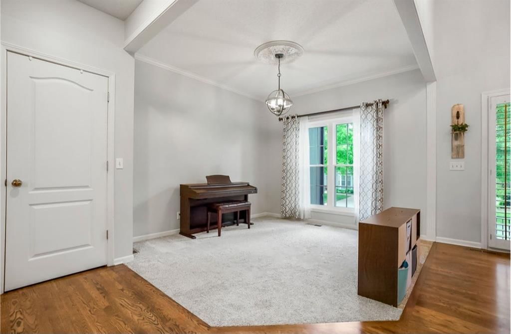 200 Shoreline Drive — photo 11