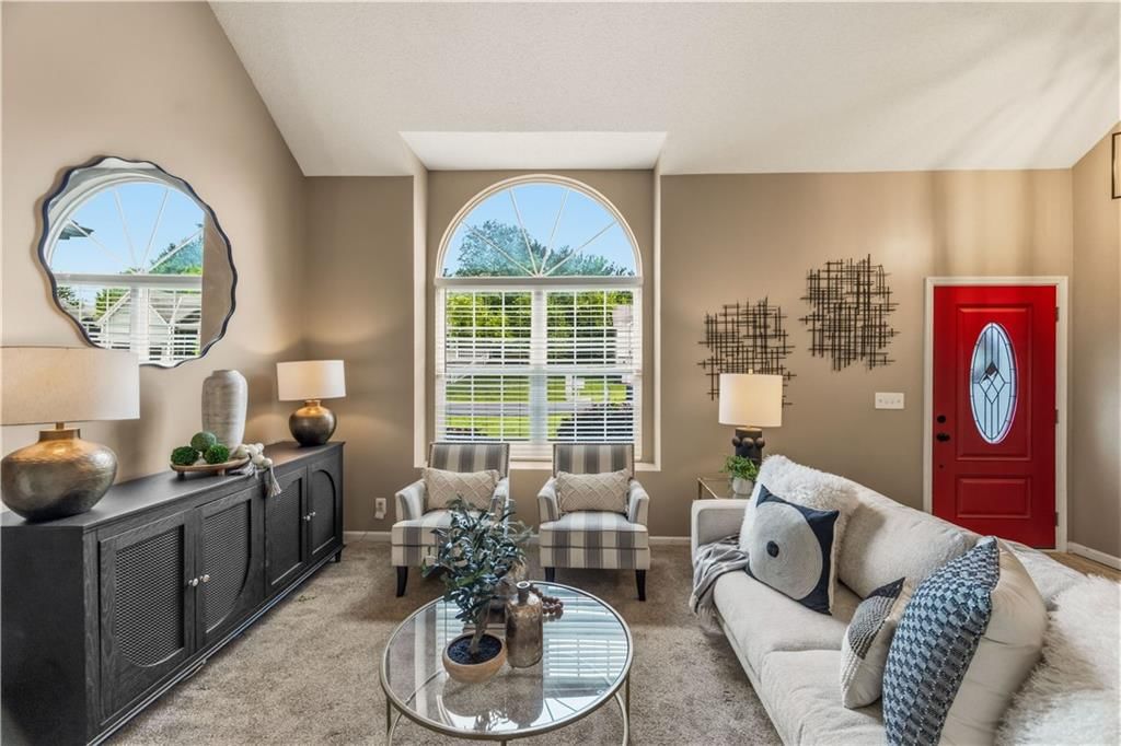 15446 FOSTER Street — photo 3