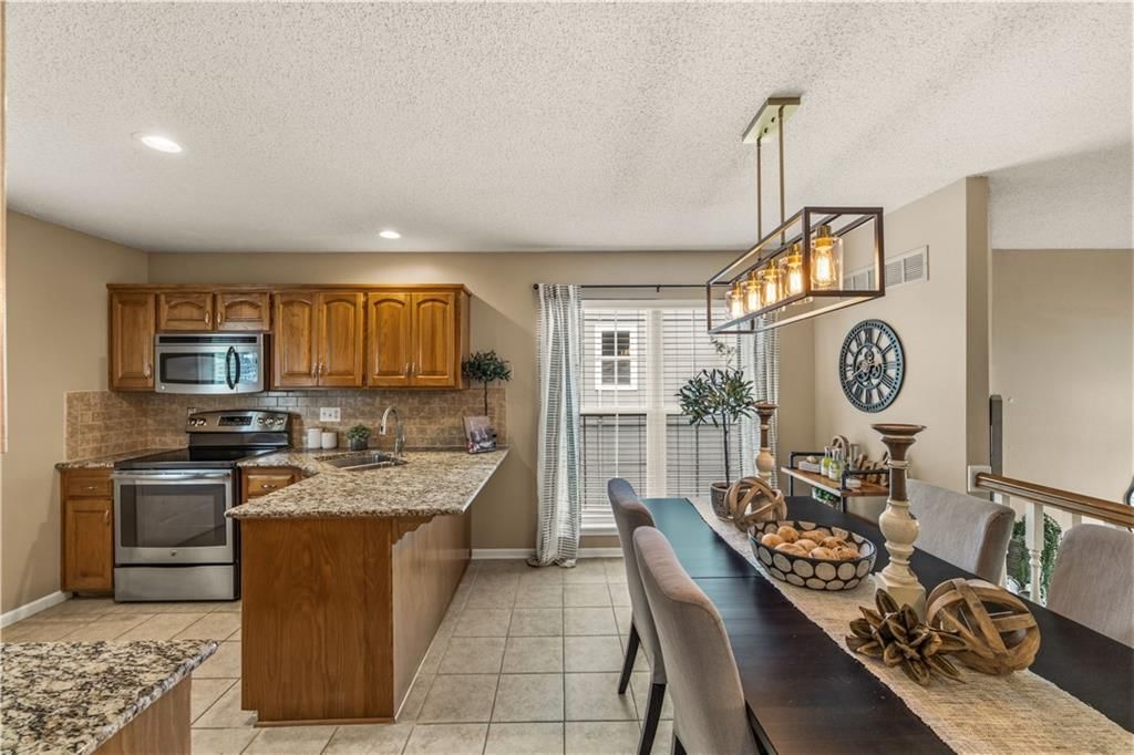 15446 FOSTER Street — photo 5