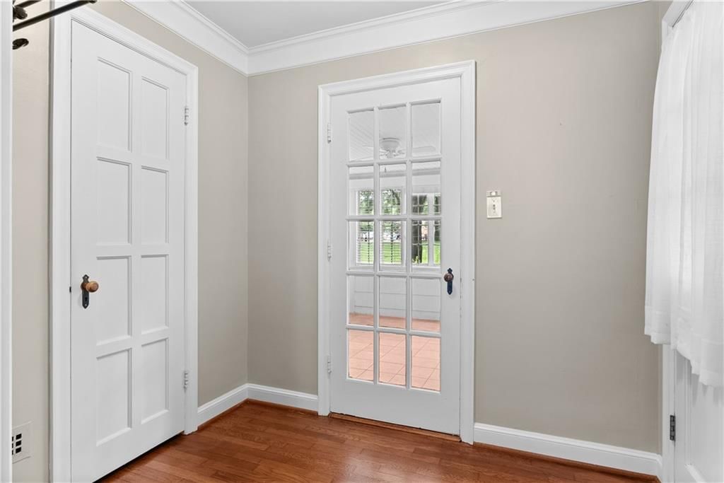 6849 Oak Terrace — photo 4