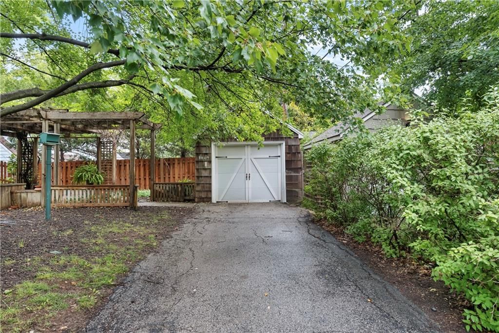 6849 Oak Terrace — photo 51