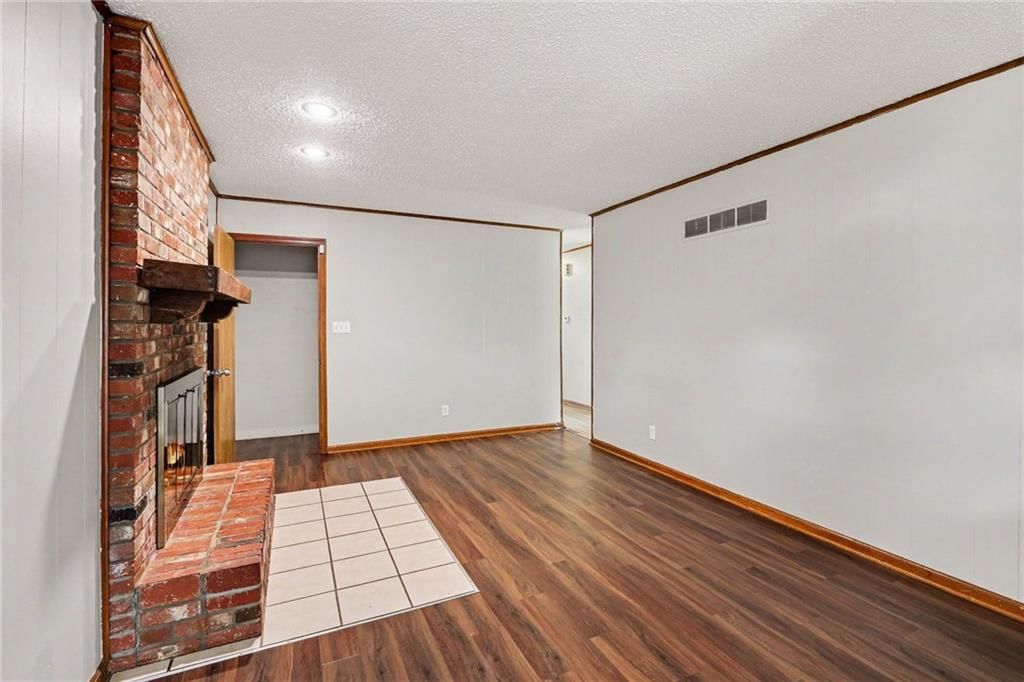 11047 Spring Valley Road — photo 4
