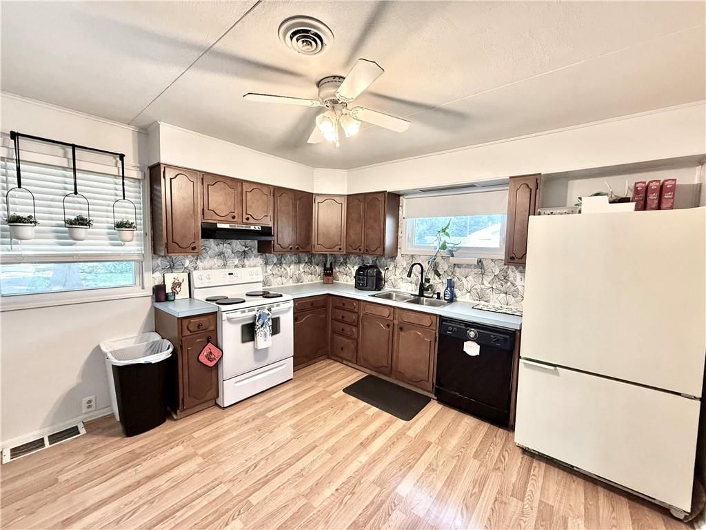 733 W Thompson Street — photo 7