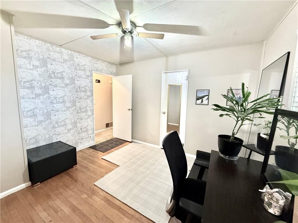 733 W Thompson Street — photo 15
