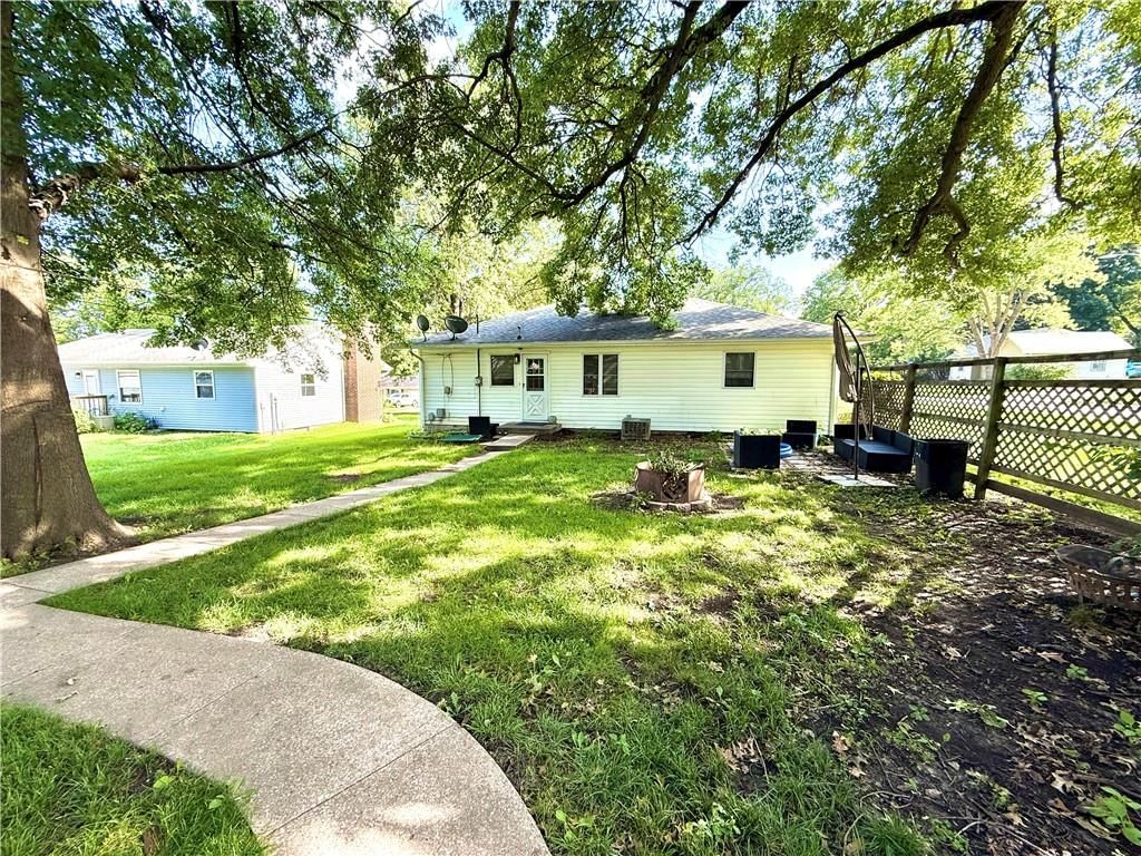 733 W Thompson Street — photo 18